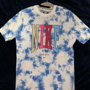 Nike tye dye shirt
